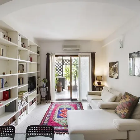 Apartment Montebello Rome